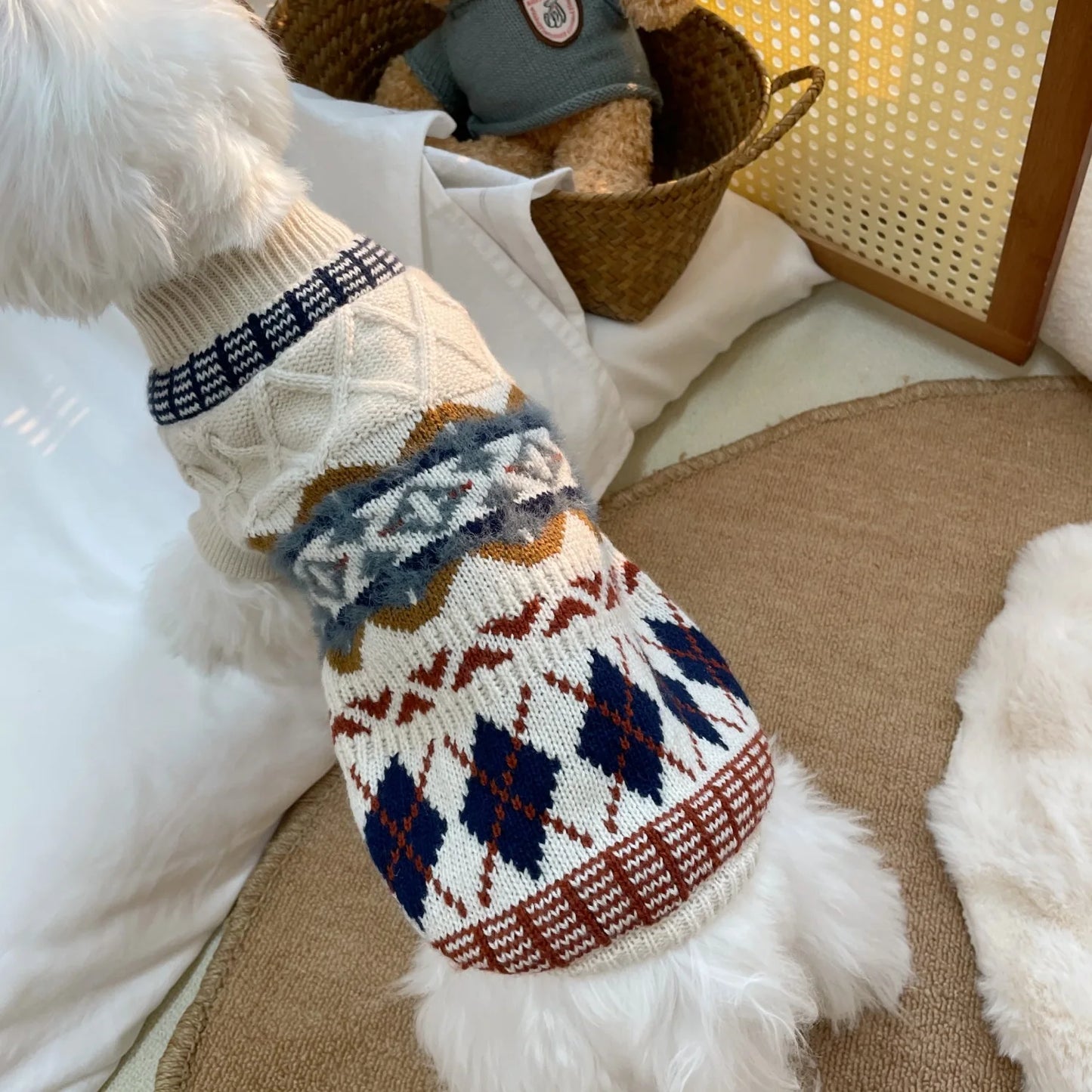 Autumn and Winter Dog Thick Warm Sweater Teddy Pet Dog Clothes Pink Striped Party Outfit Photograph Outdoor Dog Walking Outfit